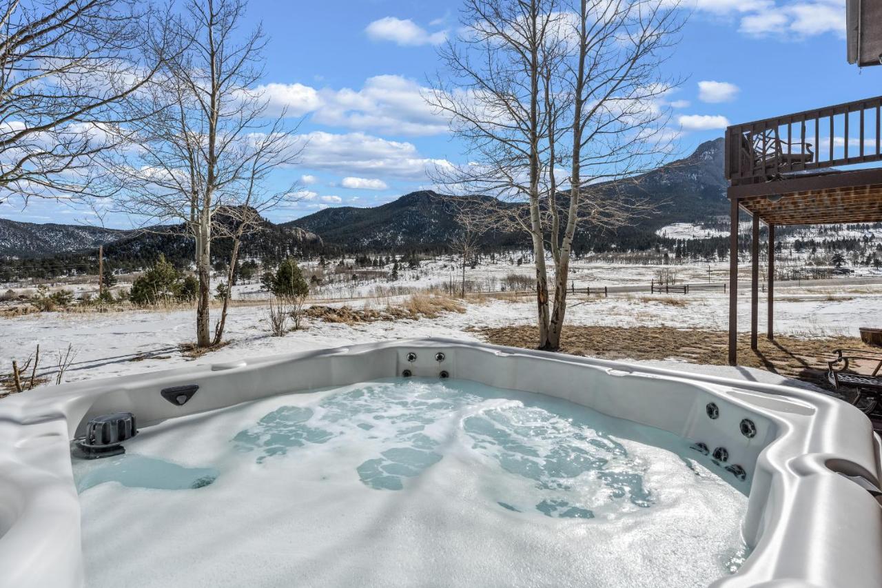 אסטס פארק Lily Mountain Lodge - Amazing Mountains Views, Private Hot Tub, Great Location מראה חיצוני תמונה